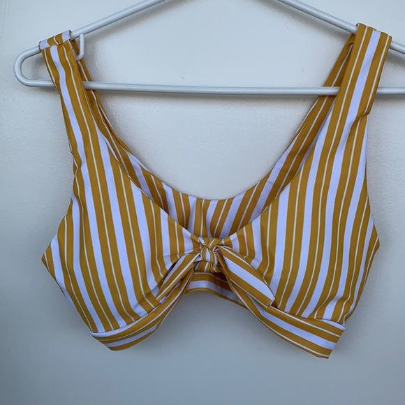 2/$18 Super cute striped bikini set - Picture 2 of 8